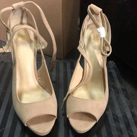 Pump with peep toe - Picture 6 of 7